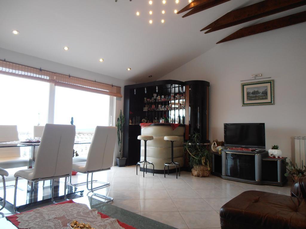 Villa Dijana Malinska Camera foto